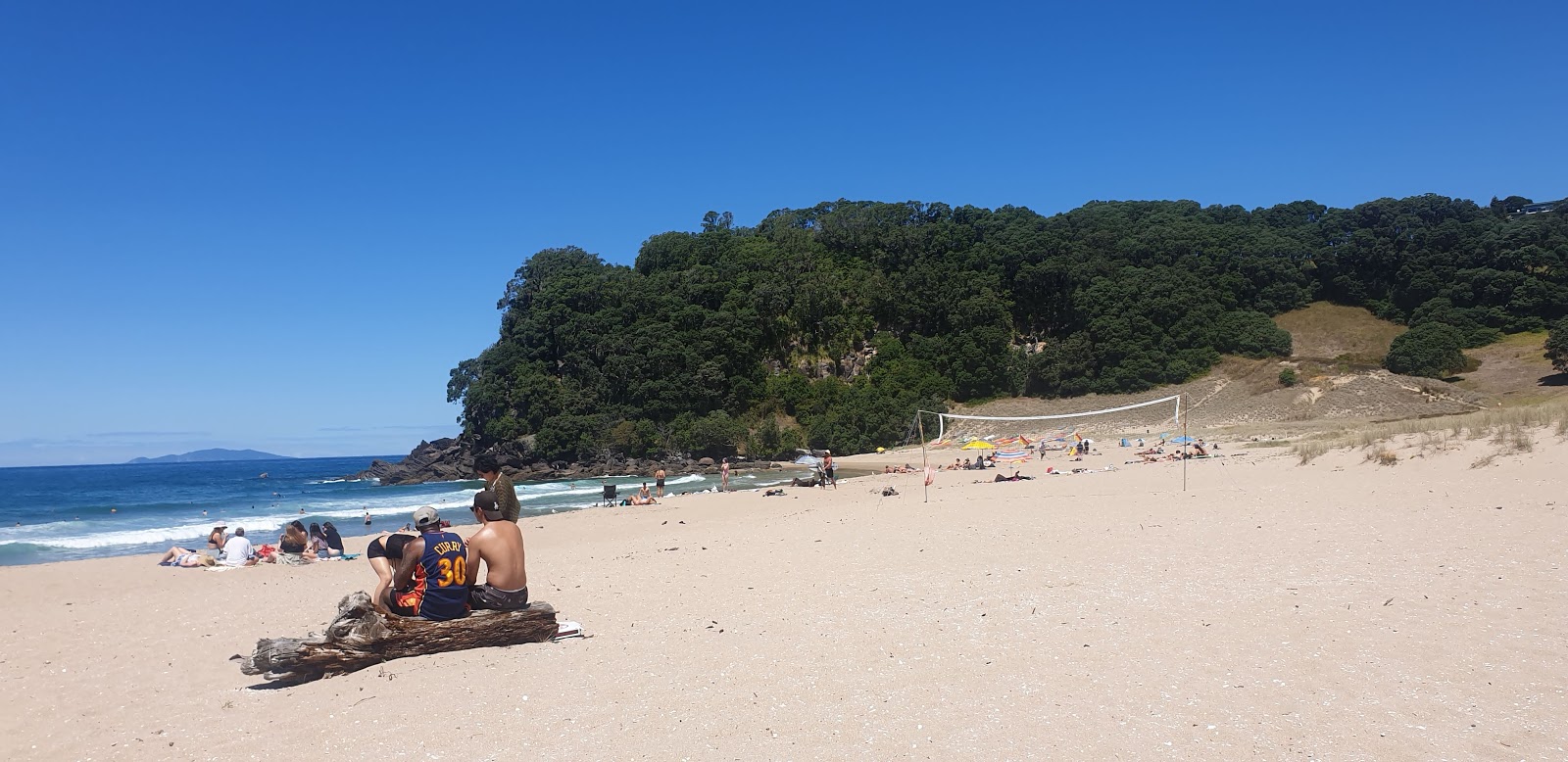 Onemana Beach的照片 带有碧绿色纯水表面