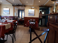 Atmosphère du Restaurant français Le Petit Baigneur à Cayeux-sur-Mer - n°11