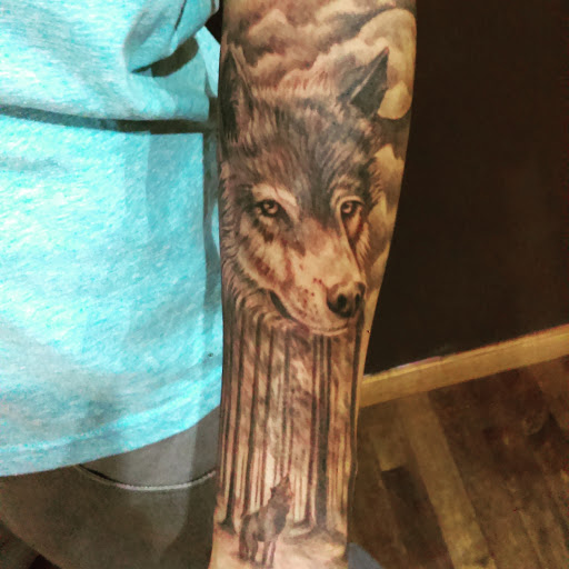 Tattoo Shop «Ink & Iron Custom Tattoo Studio», reviews and photos, 3700 N Cicero Ave, Chicago, IL 60641, USA