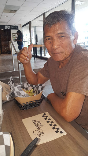 Bistro «Gourmet Gang - Downtown Norfolk», reviews and photos, 482 E Main St, Norfolk, VA 23510, USA