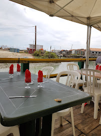 Atmosphère du Bar-restaurant à huîtres Chez Mamelou à Dolus-d'Oléron - n°13
