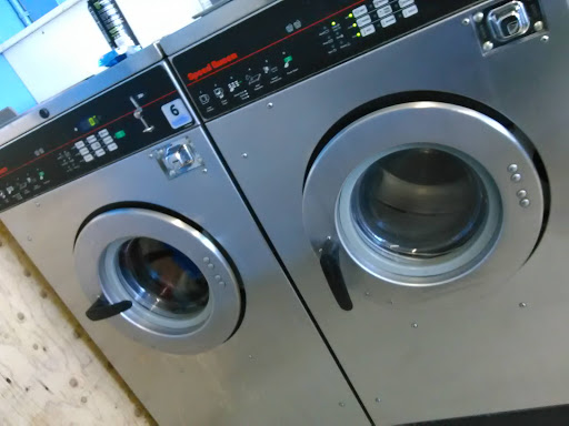 Laundromat «Advantage Laundry - Hayward», reviews and photos, 422 W A St, Hayward, CA 94541, USA