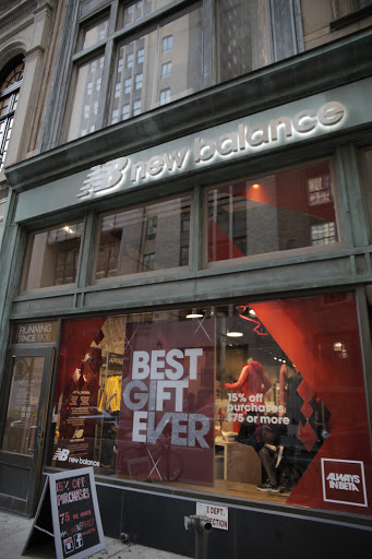 New Balance, 1615 Walnut St, Philadelphia, PA 19103, USA, 