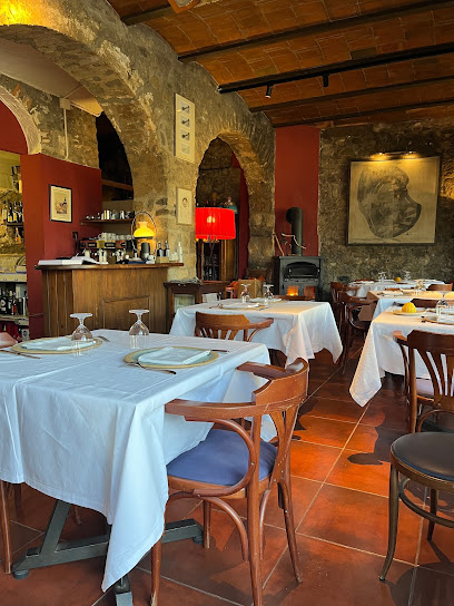 Restaurant Pont Vell - Carrer de Pont Vell, Carrer del Pont Vell, 24, 24, 17850 Besalú, Girona, Spain