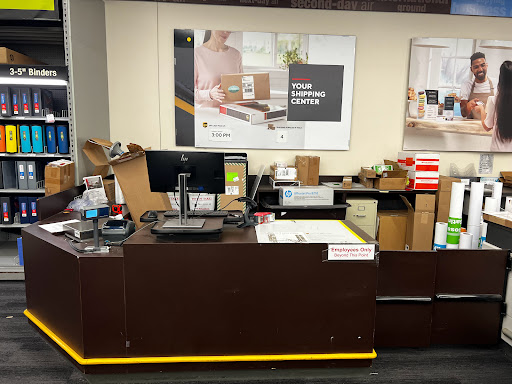 Office Supply Store «Staples», reviews and photos, 1509 Waukegan Rd, Glenview, IL 60025, USA