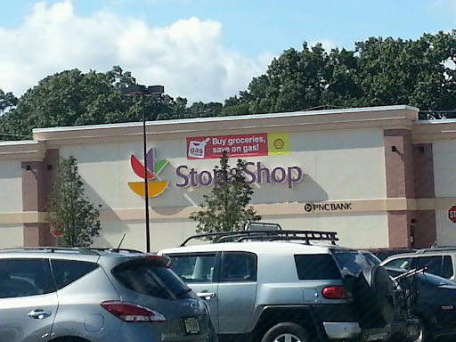 Grocery Store «Super Stop & Shop», reviews and photos, 600 Kinderkamack Rd, Emerson, NJ 07630, USA