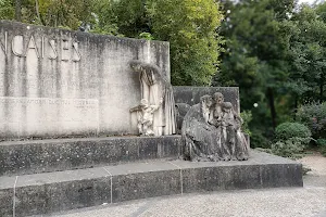 Jardin du Monument aux Mères Françaises image