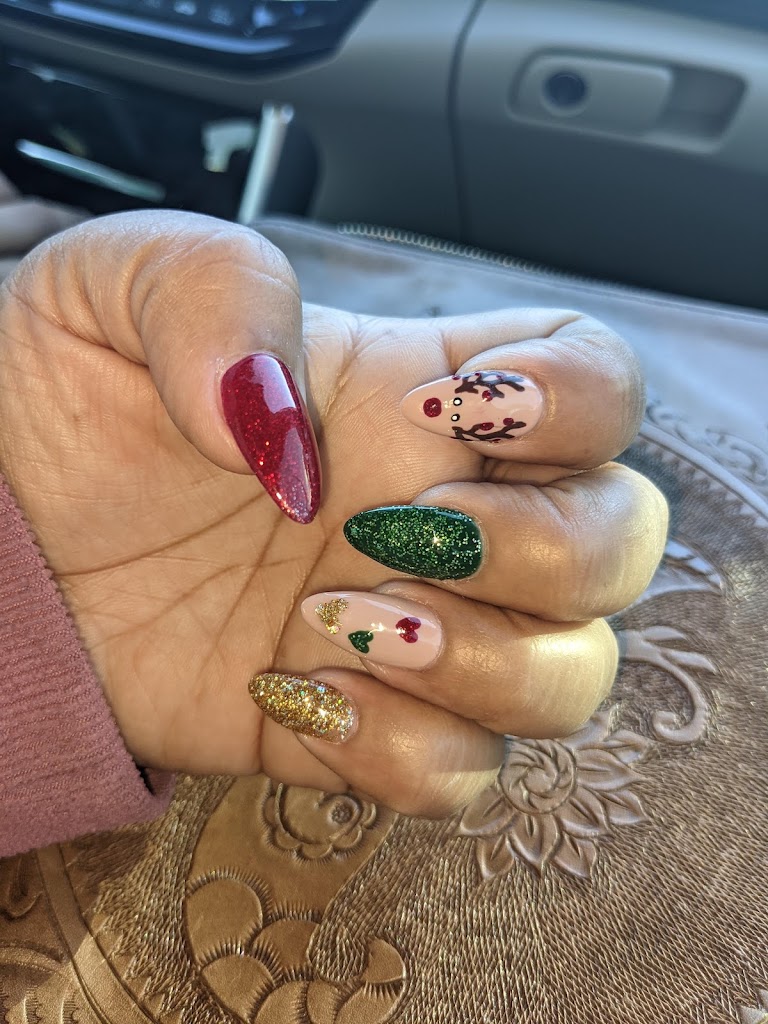 Pink & White Nails 85743