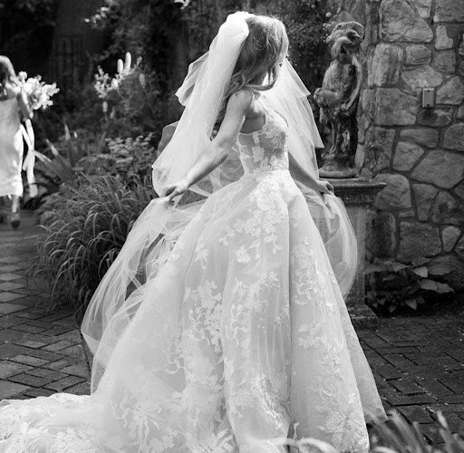 Bridal Shop «La Jeune Mariee Bridal Collection», reviews and photos, 139 E Main St, Columbus, OH 43215, USA