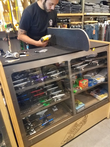 Shoe Store «Vans», reviews and photos, 9736 W Northern Ave, Peoria, AZ 85345, USA