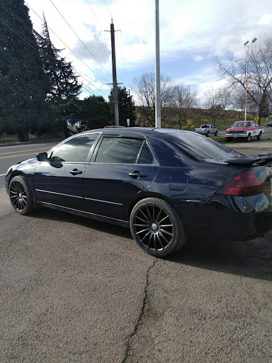 Auto Body Shop «Maaco Collision Repair & Auto Painting», reviews and photos, 1465 Railroad Blvd, Eugene, OR 97402, USA