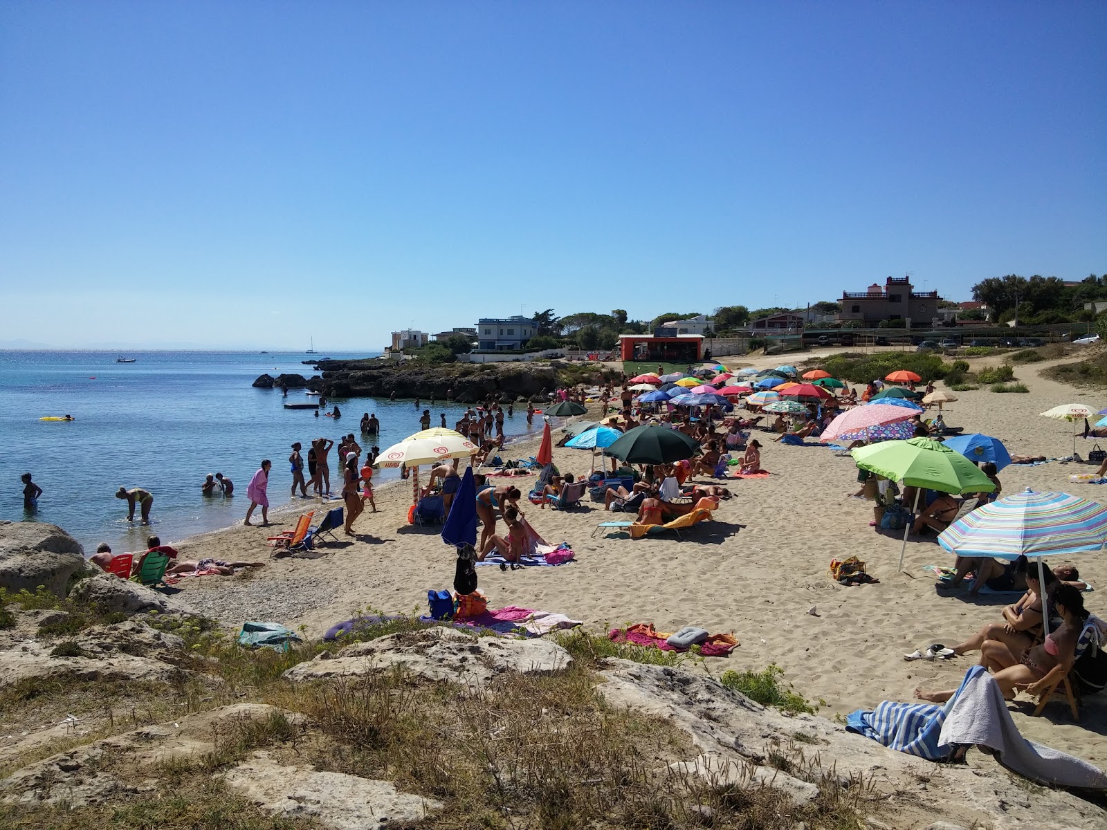 Foto av Lido Bruno beach II med låg nivå av renlighet