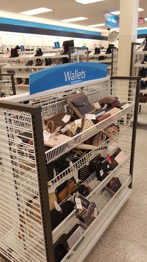 Clothing Store «Ross Dress for Less», reviews and photos, 581 Roosevelt Rd, Glen Ellyn, IL 60137, USA