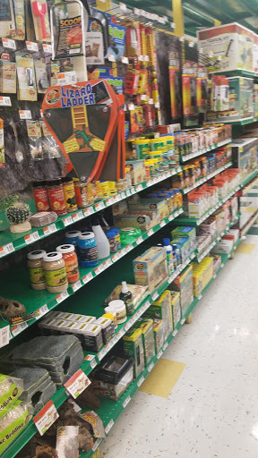 Pet Supply Store «Pet Supplies Plus», reviews and photos, 4751 Hiawatha Ave, Minneapolis, MN 55406, USA