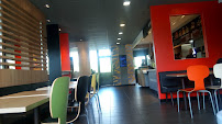 Atmosphère du Restauration rapide McDonald's à Saint-Just-en-Chaussée - n°6