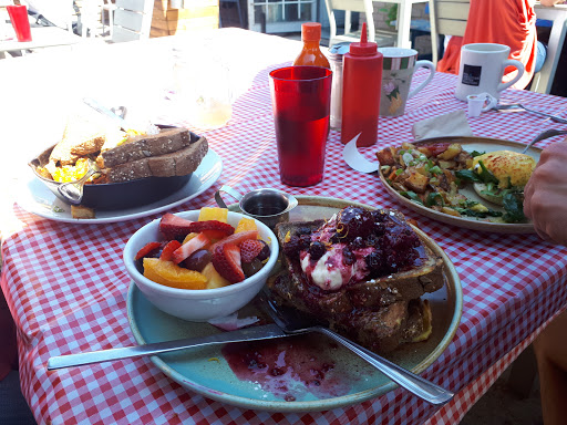 Brunch on Sundays in Calgary