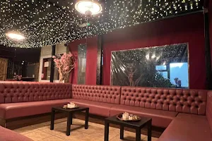 Al Amora Lounge image