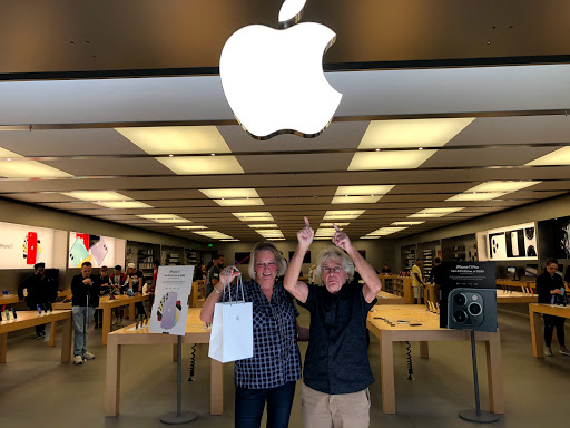 Computer Store «Apple Willow Grove Park», reviews and photos, 2500 W Moreland Rd, Willow Grove, PA 19090, USA