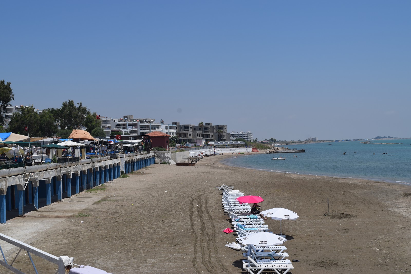 Fotografie cu Karatas beach III zonele de facilități