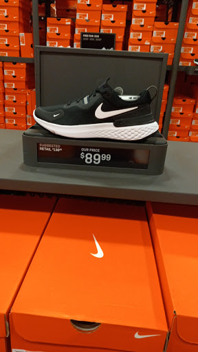 Sporting Goods Store «Nike Factory Store», reviews and photos, 5195 Factory Shops Blvd, Ellenton, FL 34222, USA