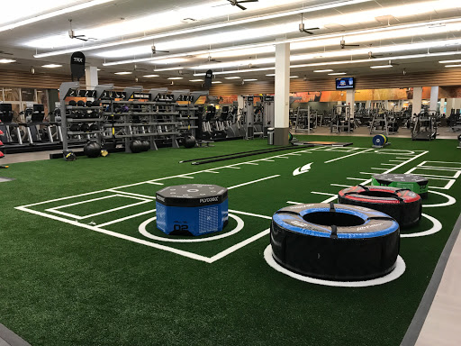 Gym «LA Fitness», reviews and photos, 455 Park Ave, Lindenhurst, NY 11757, USA