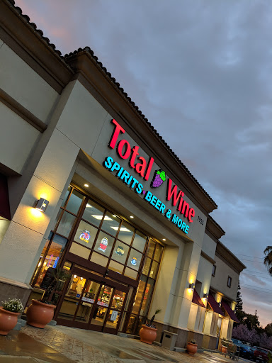 Total Wine & More, 7925 N Blackstone Ave, Fresno, CA 93720, USA, 