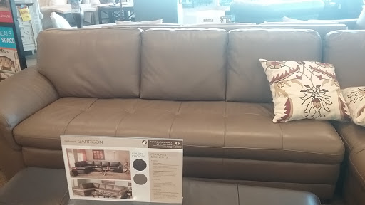 Furniture Store «Raymour & Flanigan Furniture and Mattress Store», reviews and photos, 440 NJ-440, Jersey City, NJ 07305, USA