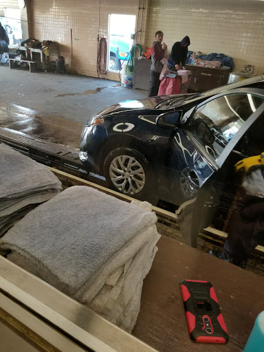 Car Wash «Pearl Brookpark Car Wash», reviews and photos, 5133 Pearl Rd, Cleveland, OH 44129, USA