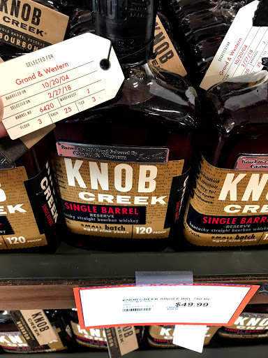 Liquor Store «Grand & Western Armanetti Fine Wines & Liquors», reviews and photos, 515 N Western Ave, Chicago, IL 60612, USA