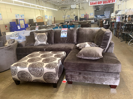 Stores to buy furniture Milwaukee