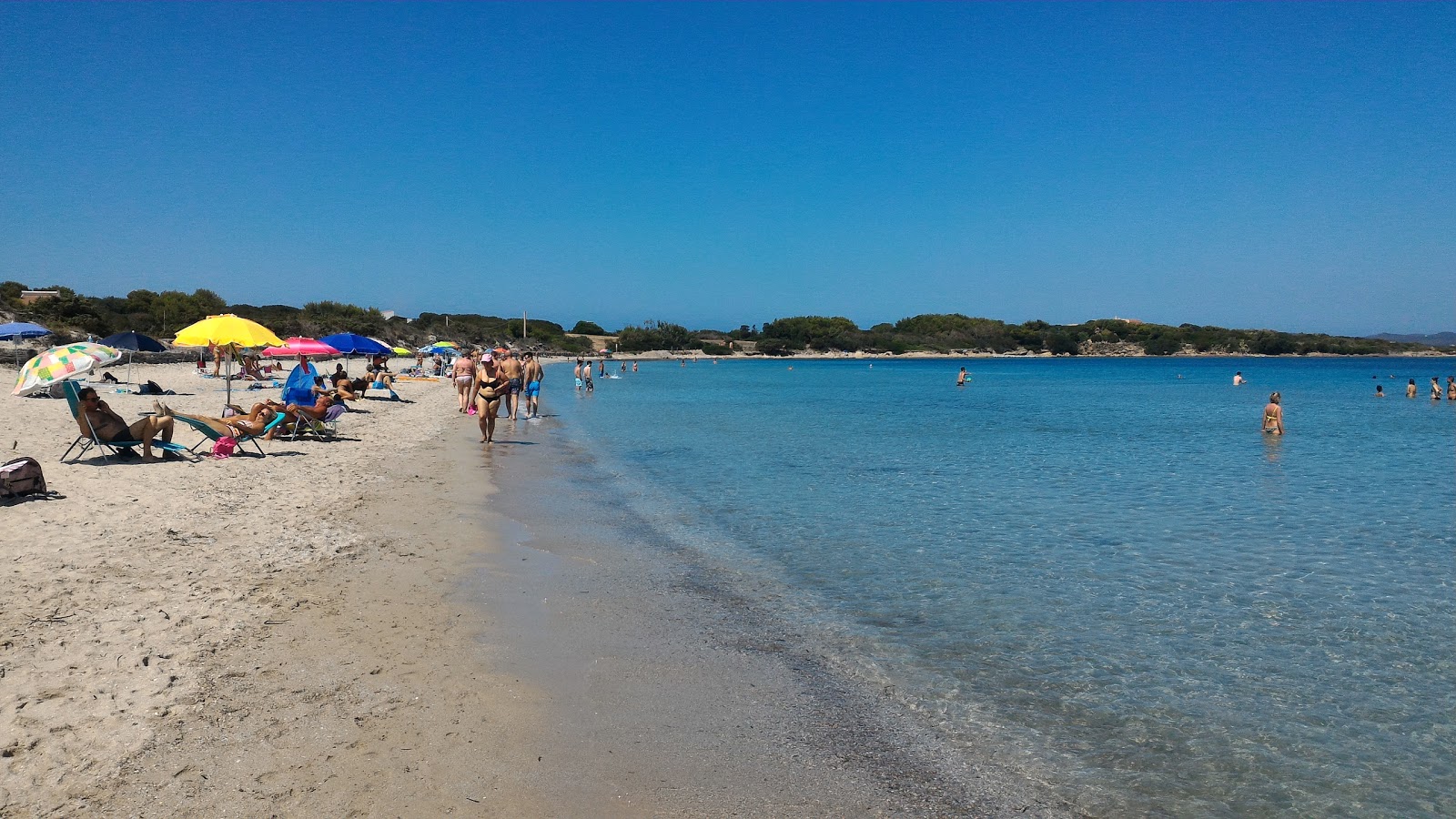 Photo of La Salina beach with bright fine sand surface