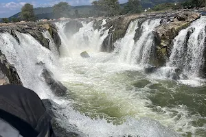 Hogenakkal Falls Boating image