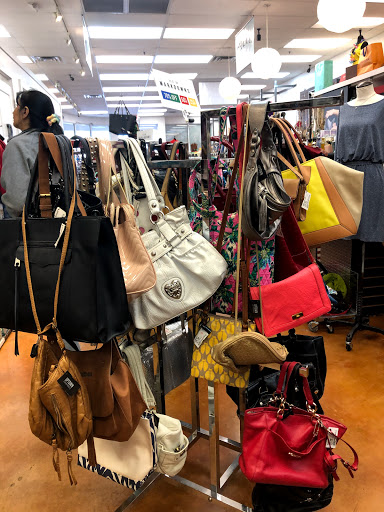 Clothing Store «Uptown Cheapskate», reviews and photos, 929 E Commercial Blvd, Oakland Park, FL 33334, USA