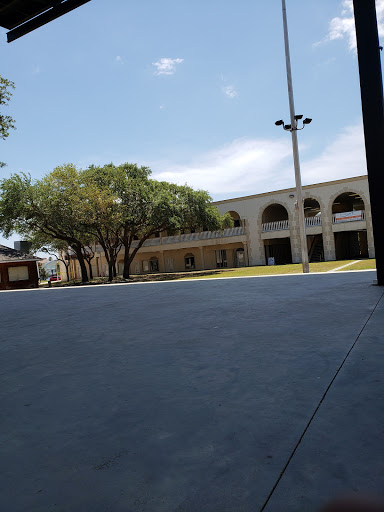 Outlet Mall «Shoreline Village Mall», reviews and photos, 886 Harbor Blvd, Destin, FL 32541, USA