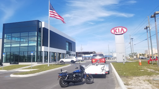 Car Dealer «Friendly Kia», reviews and photos, 5819 US-19, New Port Richey, FL 34652, USA