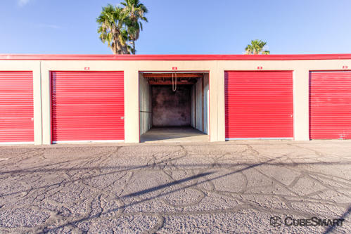 Self-Storage Facility «CubeSmart Self Storage», reviews and photos, 3899 N Oracle Rd, Tucson, AZ 85705, USA