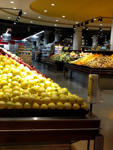 Supermarket «Cermak Fresh Produce», reviews and photos, 4000 W Diversey Ave, Chicago, IL 60639, USA