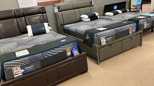 Furniture Store «Raymour & Flanigan Furniture and Mattress Store», reviews and photos, 6115 E Black Horse Pike, Egg Harbor Township, NJ 08234, USA