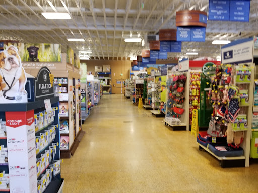 Pet Supply Store «PetSmart», reviews and photos, 1700 Willow Pass Rd, Concord, CA 94520, USA