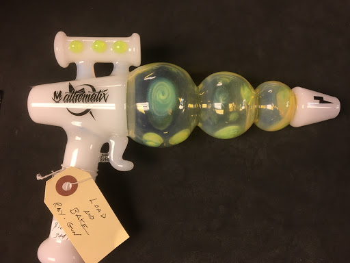 Tobacco Shop «Kittery Discount Smoke Shop», reviews and photos, 99 State Rd, Kittery, ME 03904, USA