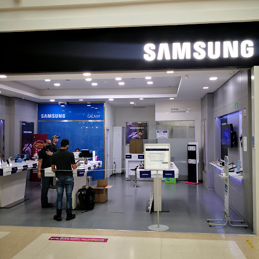 Samsung Store in Mall Plaza