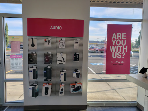 Cell Phone Store «T-Mobile», reviews and photos, 3318 Lancaster Dr NE, Salem, OR 97305, USA