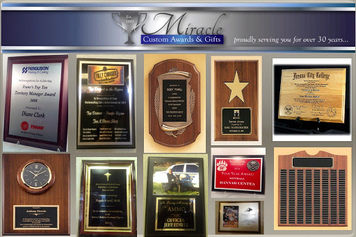 Engraver «Miracle Custom Awards & Gifts», reviews and photos, 565 Wolf Ledges Pkwy, Akron, OH 44311, USA