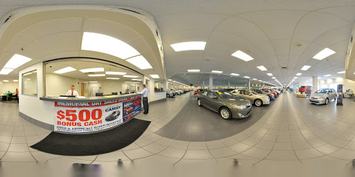 Toyota Dealer «Kings Toyota - New Cars, Indoor Showroom», reviews and photos, 4700 Fields Ertel Rd, Cincinnati, OH 45249, USA