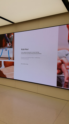 Computer Store «Apple Woodland», reviews and photos, 3195 28th St SE, Grand Rapids, MI 49512, USA