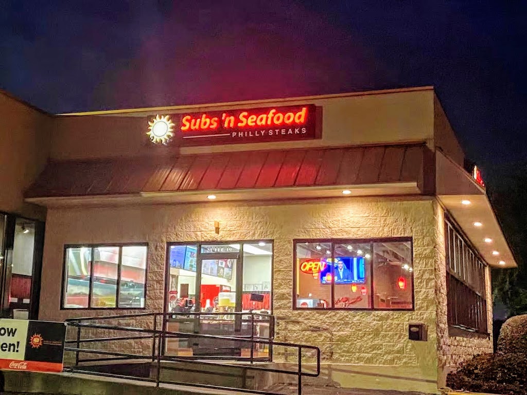 K & J Subs and Seafood 39401