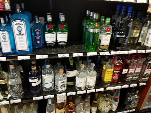 Liquor Store «Pearl Specialty Market & Spirits», reviews and photos, 900 NW Lovejoy St, Portland, OR 97209, USA