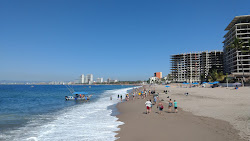Photo de Las Glorias beach avec rivage droit, long