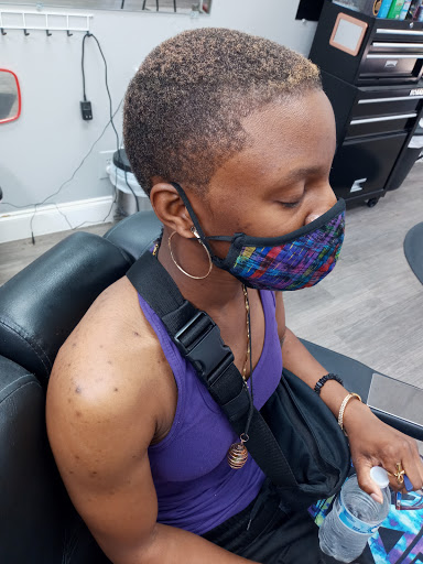 Barber Shop «Chacabana Barber Shop», reviews and photos, 5002 Eisenhauer Rd, San Antonio, TX 78218, USA