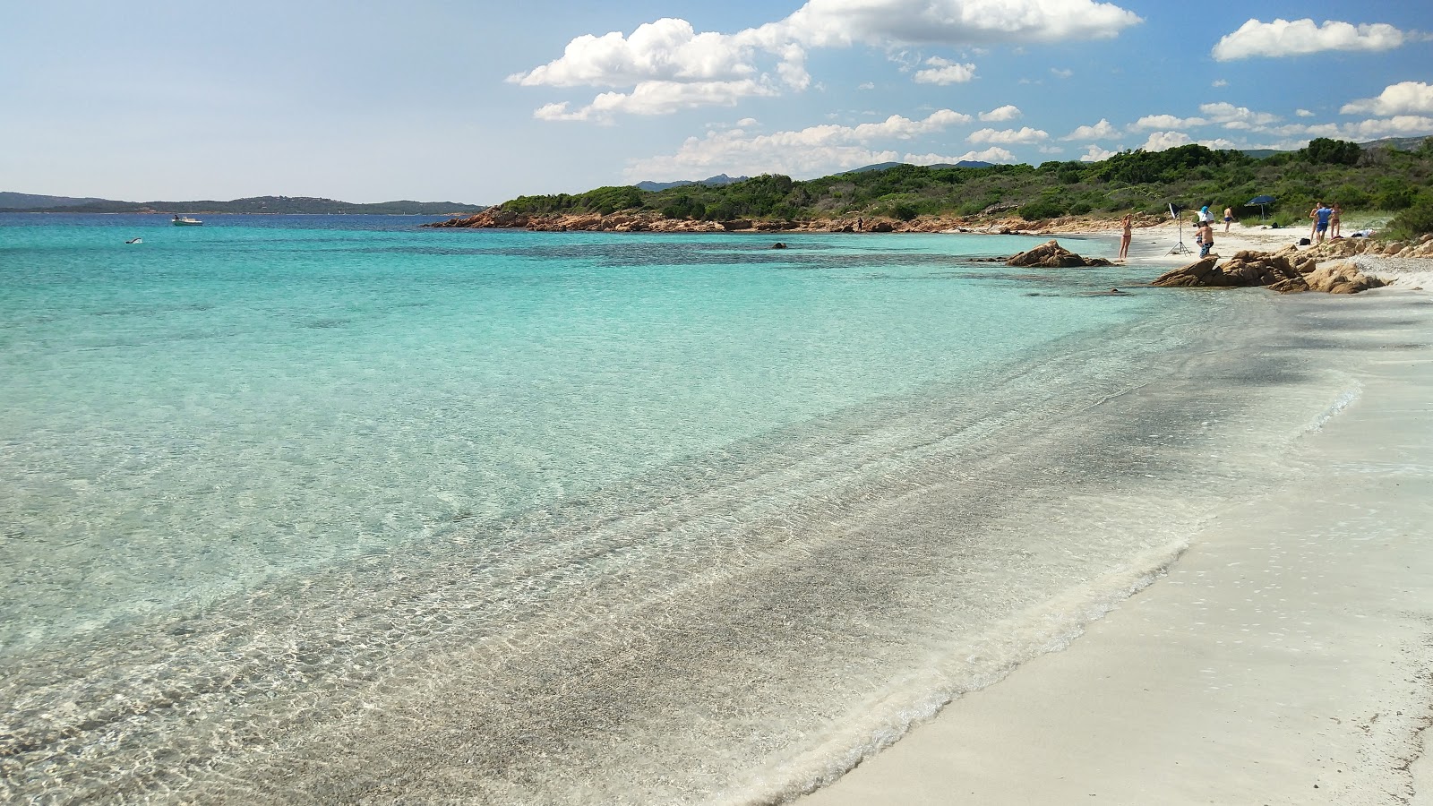 Photo of Spiaggia delle tre sorelle and its beautiful scenery